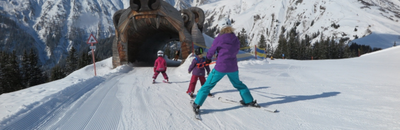 Harnais de ski - un faux sentiment de sécurité ou un bon outil d'apprentissage ?