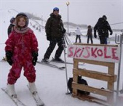 Så starter skisæsonen i Hedeland Skicenter.